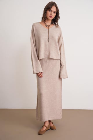 V-neck Knitwear Sweater & Skirt Co-ord Set