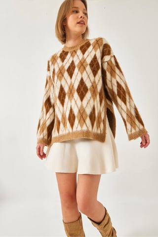 Crew Neck Slit Knit Sweater in Baklava Pattern