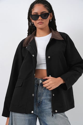 Gabardinejack met knoopsluiting en zakken