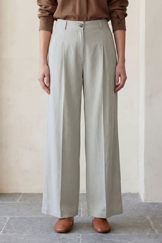 Comfort Pleated Straight Leg Trousers