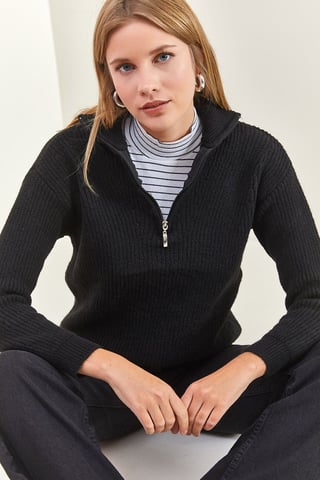 Oversized Textured Knit Sweater with Zipper Collar