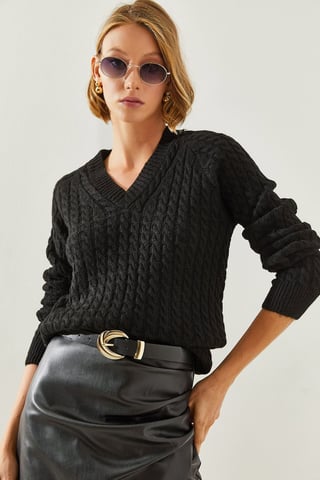 Textured V-Neck Fitted Knit Sweater