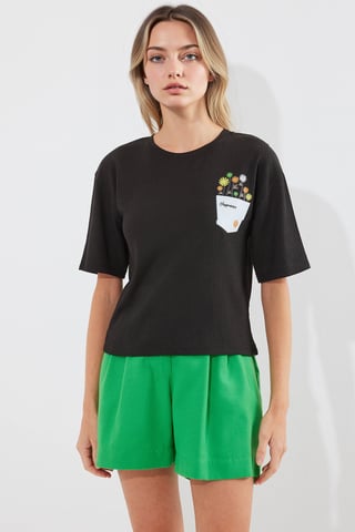 Broderad T-shirt med rund hals och tryck