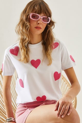 Heart Pattern Embroidered Crew Neck T-Shirt