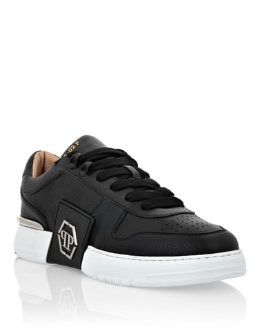 Low-Top Sneakers Phantom Kicks