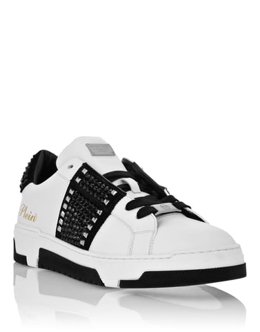 Lo-Top Sneakers