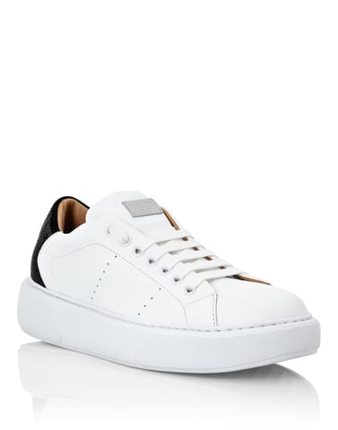Low-Top Sneakers Skull