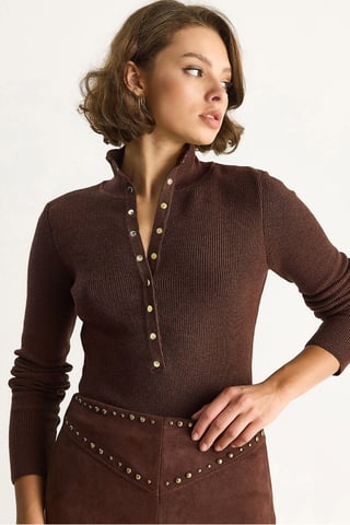 Fitted Long Sleeve Knit Blouse with Snap Closure