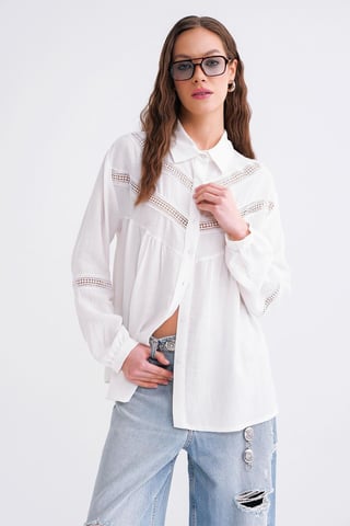 Oversize-skjorta med spetsbroderi