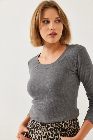 Fitted Long Sleeve Textured Crop T-Shirt with U Collar