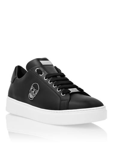 Low-Top Sneakers Skull