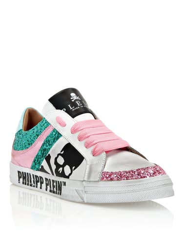 Low-Top Sneakers Skull