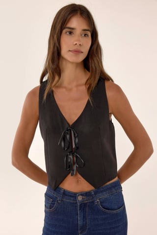 Button Detail Crop Sweater Vest