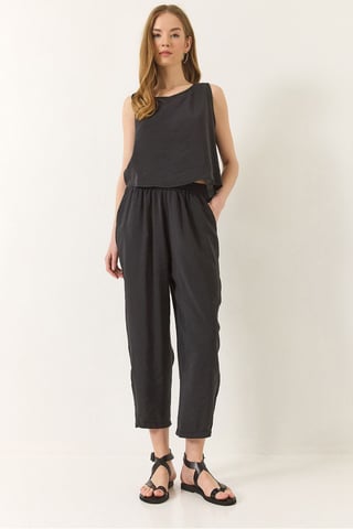 Sleeveless Crew Neck Blouse and Carrof Fıt Pants Set