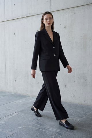 Cotton Linen Blazer with Button Closure