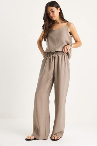 Sleeveless Camisole and Wide-Leg Trousers Coord Set