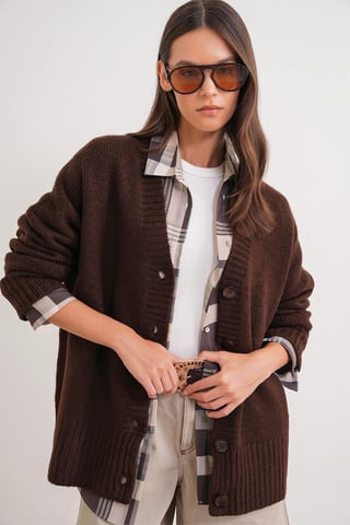 Buttoned V-Neck Ribbed Knit Cardigan