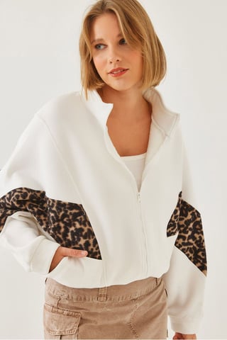 Boxig kort leopardmönstrad cardigan med dragkedja i kragen