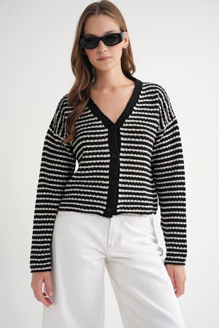 Randig V-ringad knäpp-fram ribbad stickad cardigan