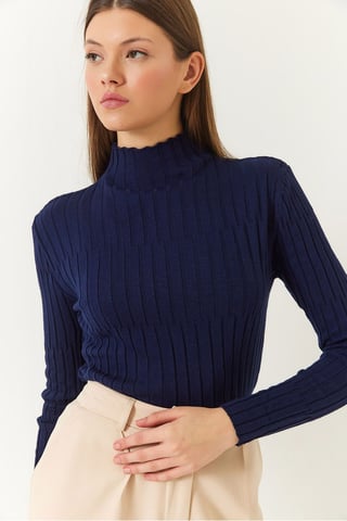 Fitted Ribbed Turtleneck Sweater