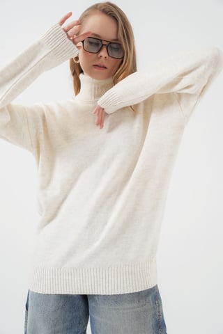 Oversized Ribbed Turtleneck Sweater