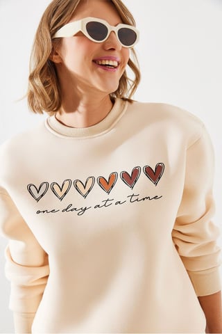 Heart Patterned Crew Neck Sweatshirt