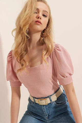 Slim fit fyrkantig krage blus