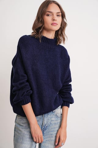 Relaxed Fit Crew Neck Thick Knit Sweater