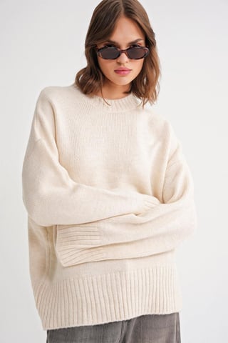 Oversized Ribbed Knit Sweater with Crew Neck