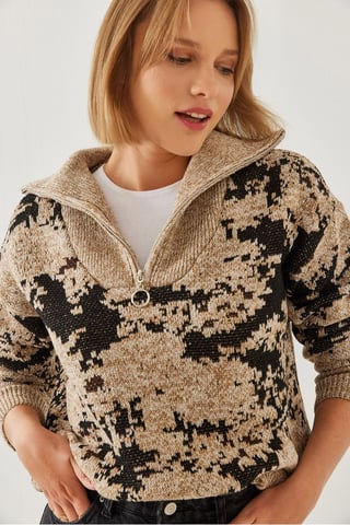 Abstract Knit Sweater with Zipper Collar