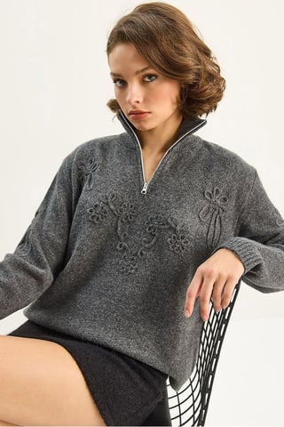 Embroidery Detailed Zipped Collar Knit Sweater