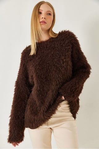 Oversized Textured Knit Sweater with Plush Detail