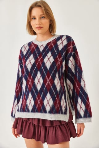 Crew Neck Slitsstickad Tröja i Baklava Mönster