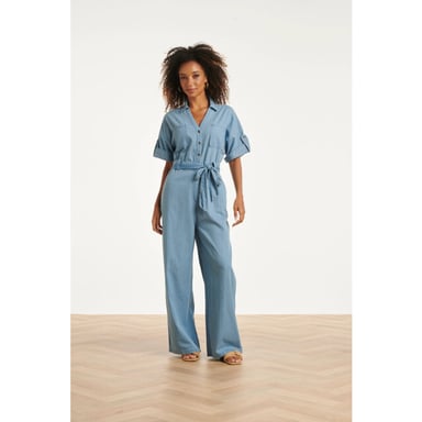 Smashed Lemon Lichtblauwe jumpsuit met ceintuur en korte mouwen |