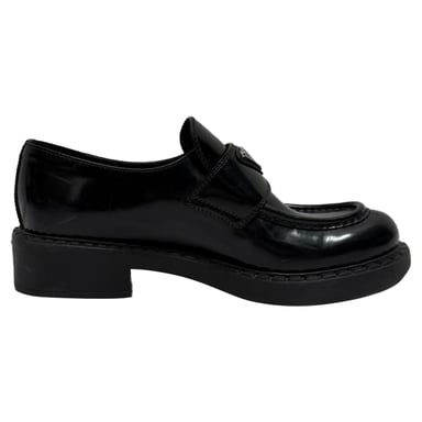 Prada Borstade Loafers i Svart Läder