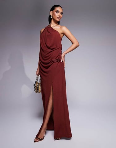 ASOS DESIGN slinky off-shoulder draperad maxiklänning i rostfärg