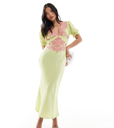 ASOS DESIGN Petite broderad satin midi teklänning i grön med rosa broderi