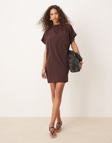 ASOS DESIGN slinky miniklänning med nackband i chokladbrun