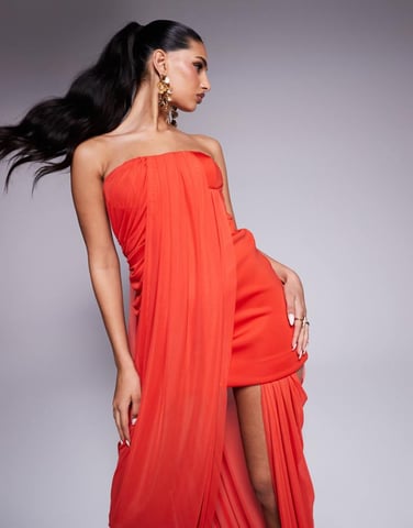 ASOS DESIGN bandeau mini-klänning med meshinlägg och släp i röd