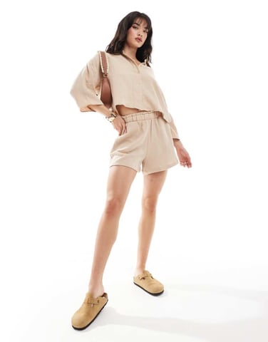 Vero Moda strukturerade shorts set i beige