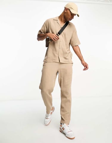 Jack & Jones boxy fit revere skjorta med våffeltextur i sand