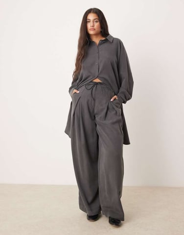 ASOS DESIGN plisserade vida byxor med knyt i grå set