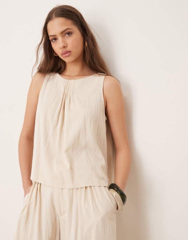 ASOS DESIGN mikroveckad halterneck topp i smörmjölk