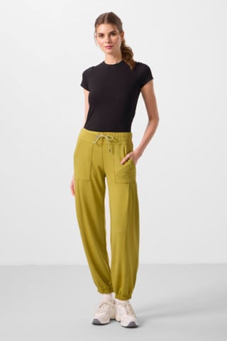 Mid Waist Crepe Relaxed Pants with Pocket