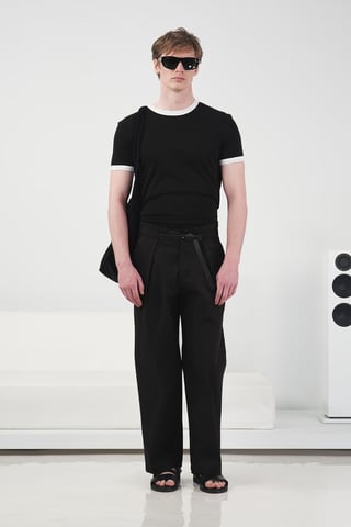 Basic Crew Neck T-Shirt with Contrast Binding