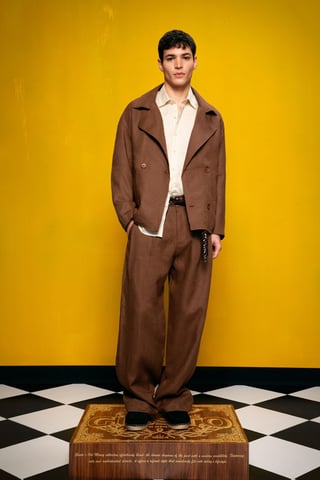 Buttoned Linen Jacket with Jacket Collar