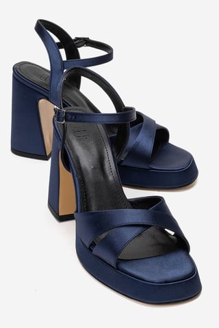 Yvonne Platform Sandals