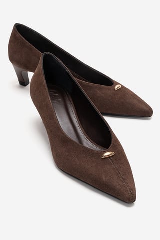 Versay Pointed Toe Kitten Heel Pump