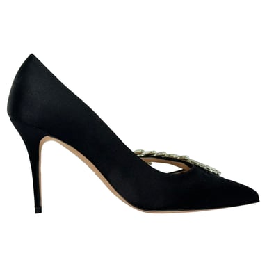 Manolo Blahnik Nadira Versierde Pumps in Zwart Satin