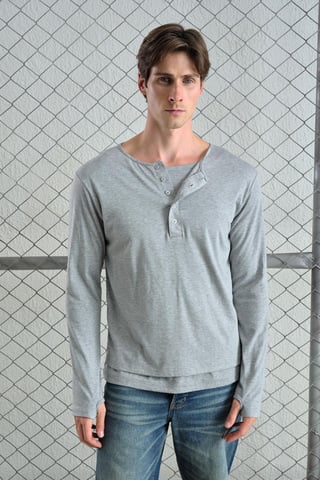 Långärmad T-shirt med knäppkrage, bekväm passform